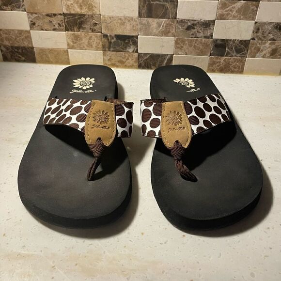 Yellow Box flip Flops  - Picture 3 of 4